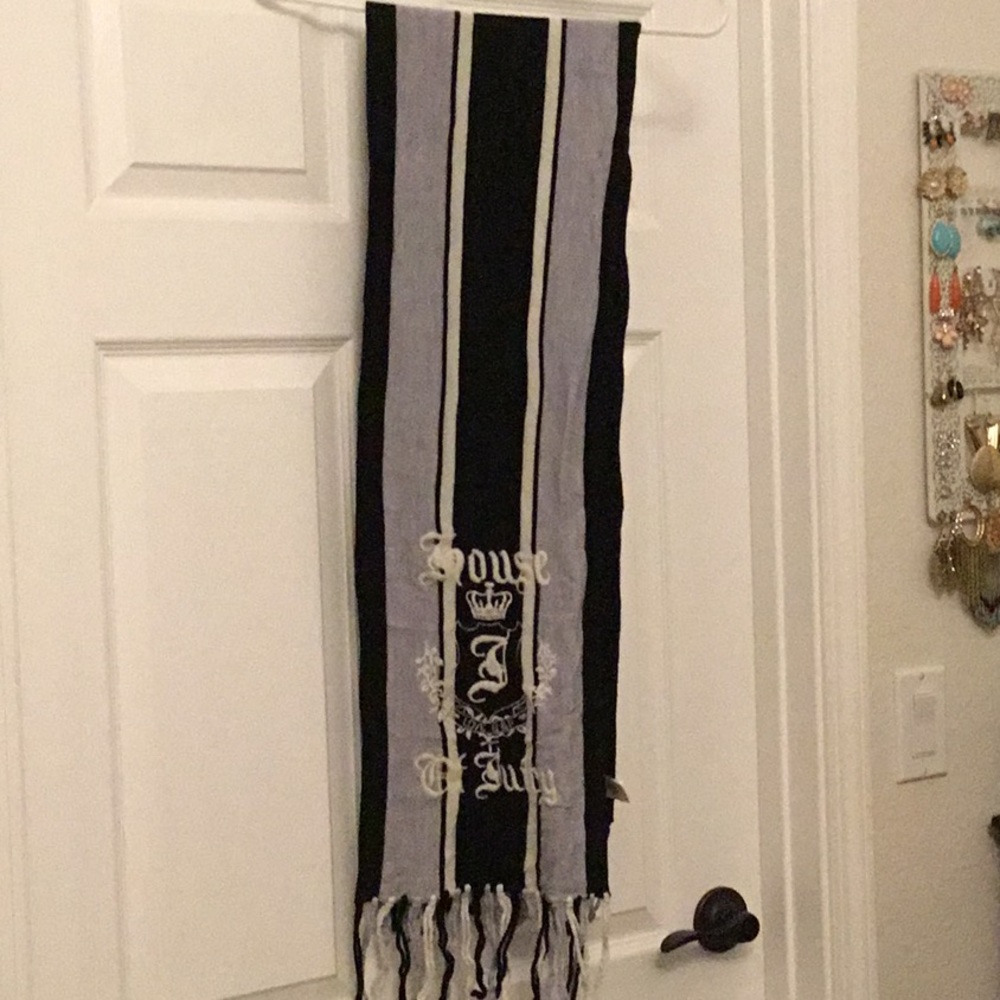 Juicy Couture scarf